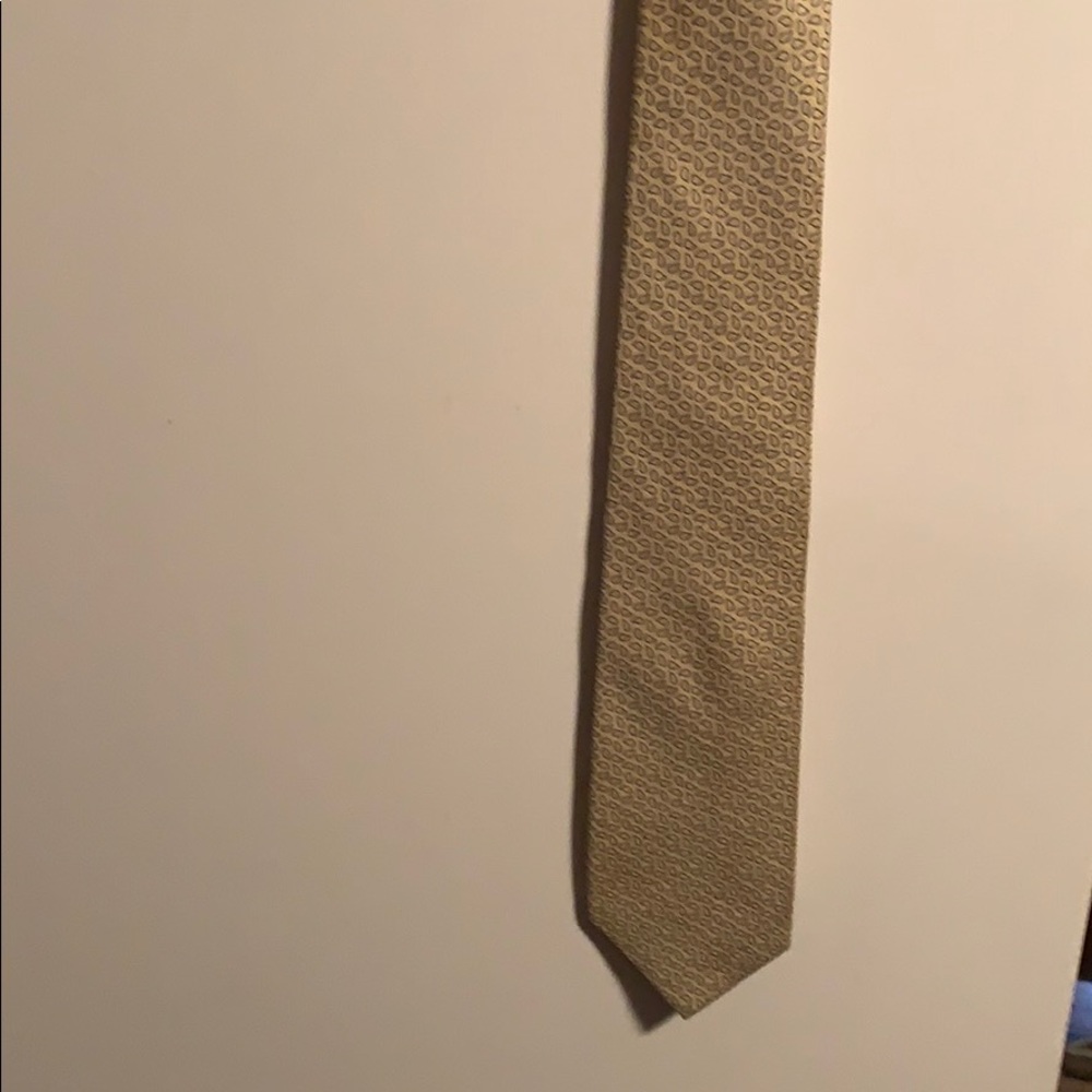 Micheal Kors Tie with a seed design!